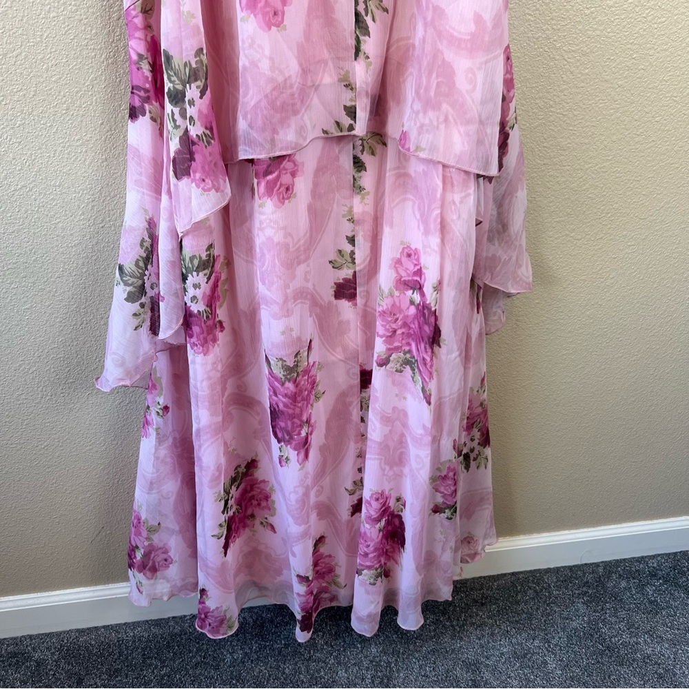 ASOS Design Curve ruffle maxi dress with flutter sleeves in pink floral print - Picture 7 of 12